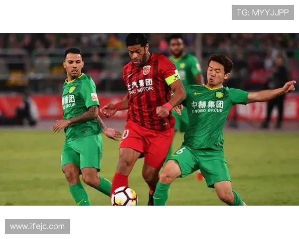 惊险瞬间西索科扣篮失手背部重摔比赛中仍自行走回更衣室画面曝光